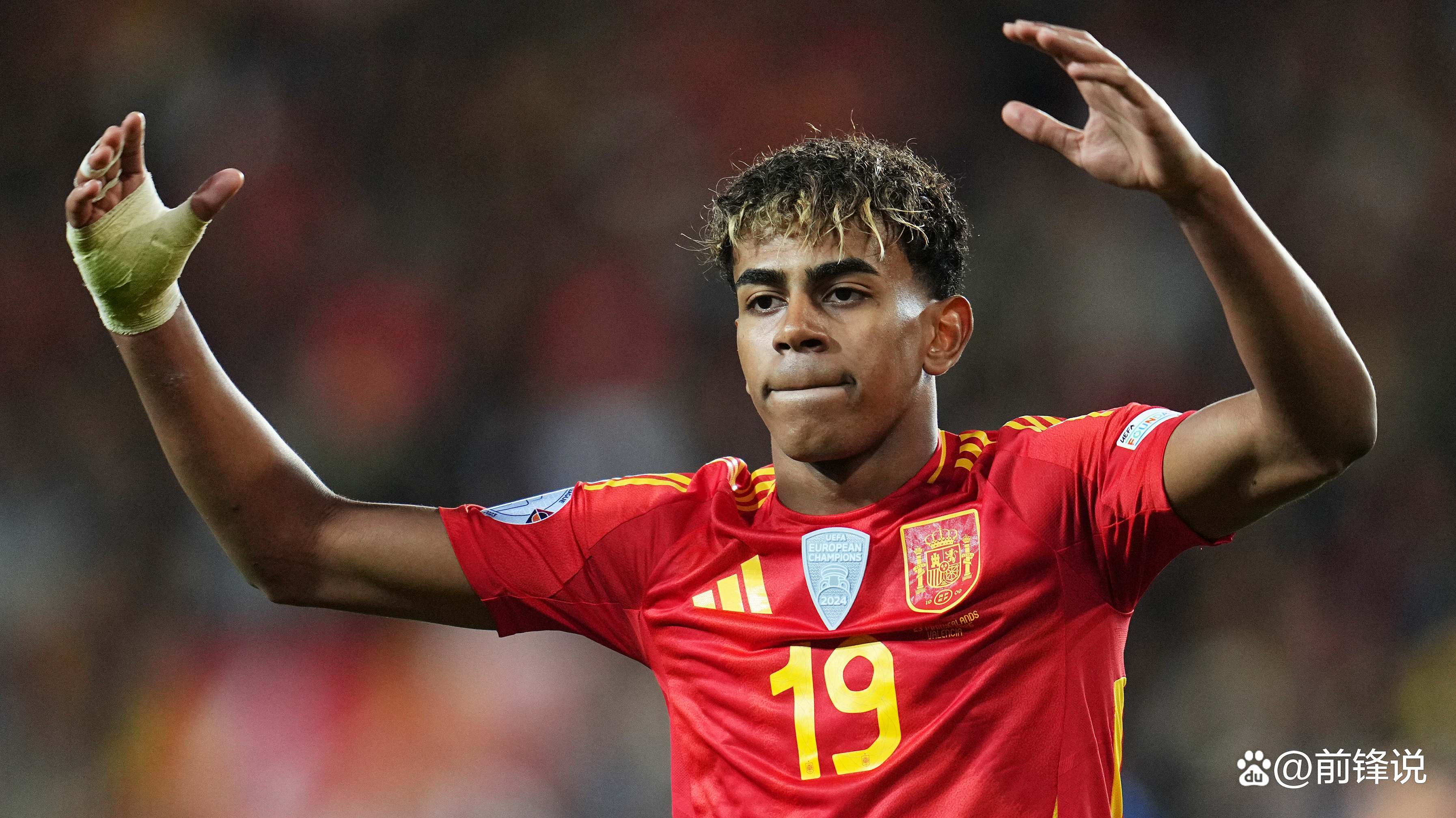 莱万多夫斯基赛事官方发布绝杀新规，RNG争议不断！